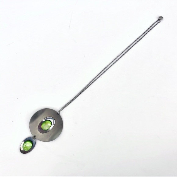 Green Shell & Silver Metal Artsy Necklace - Picture 2 of 10